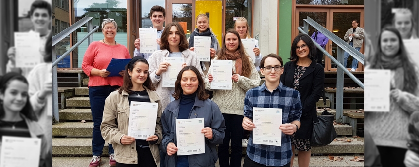 Schüler:innen der Jg. 2 erhalten ihr Cambridge-Zertifikat
